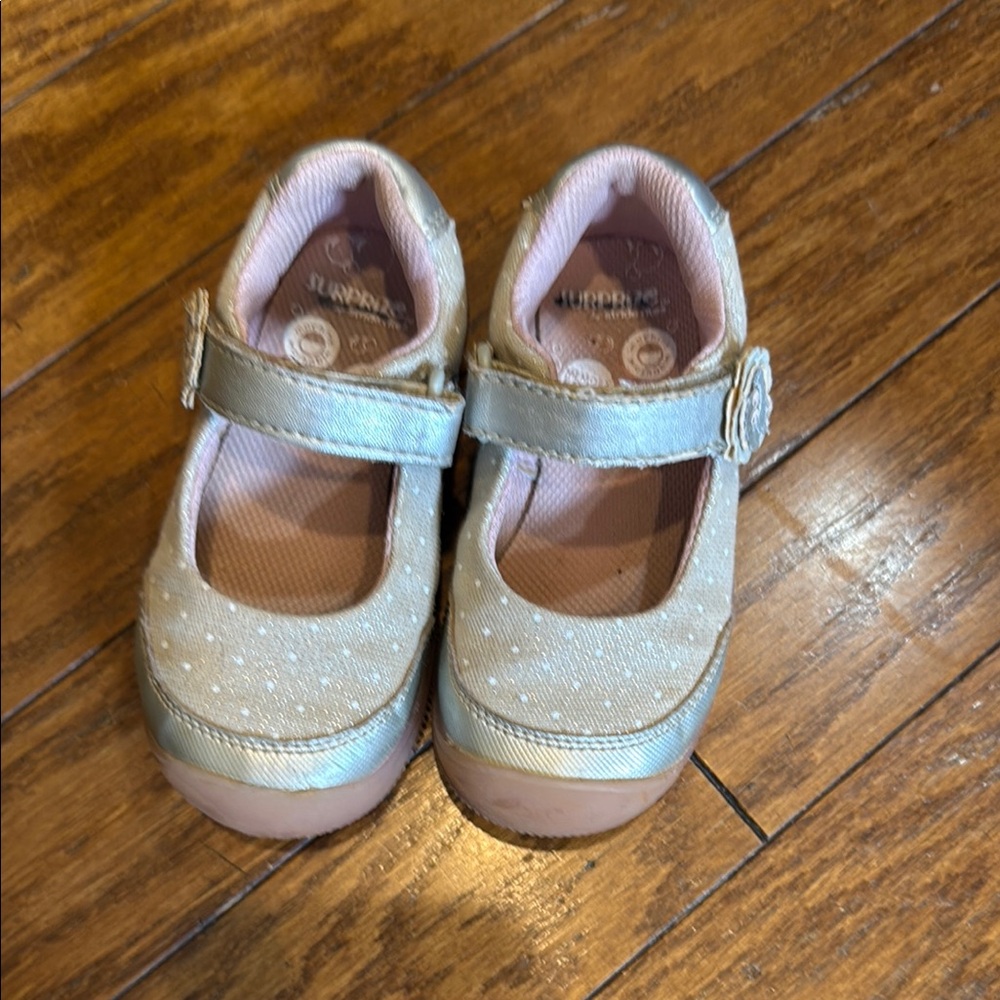Keds, Toms, Vans, Stride Rite, OshKosh Shoes - Picture 5 of 16